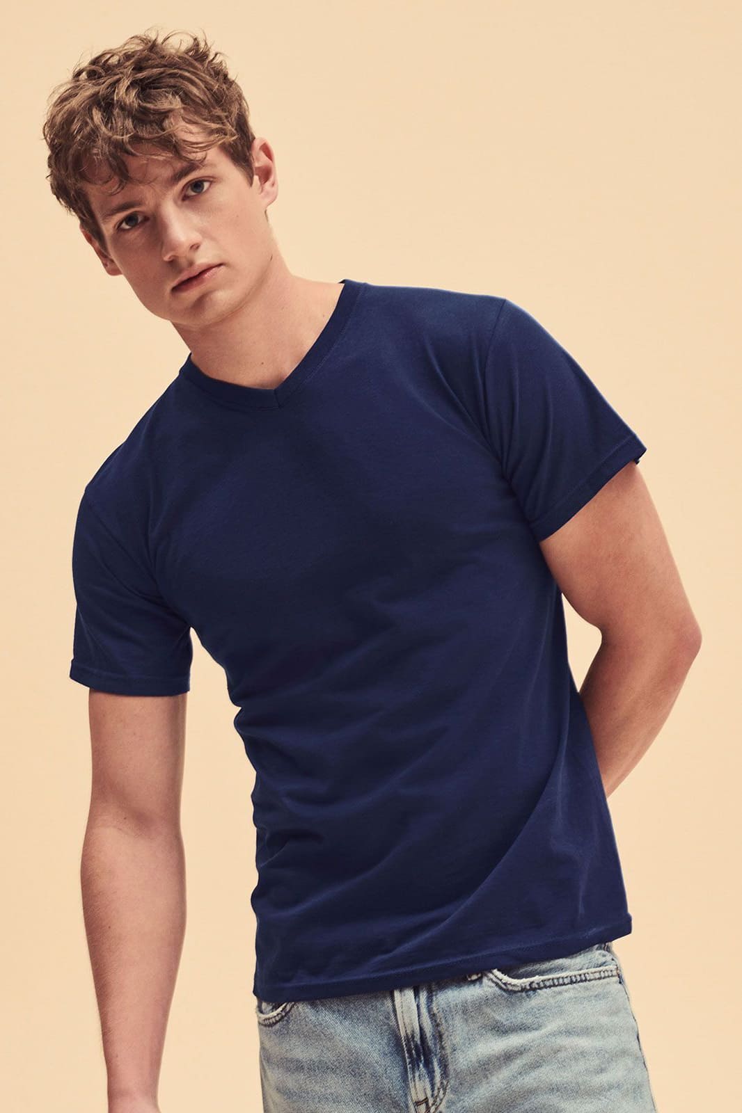 T-Shirt cotone Fruit of the Loom Valueweight scollo a V 165 gr.